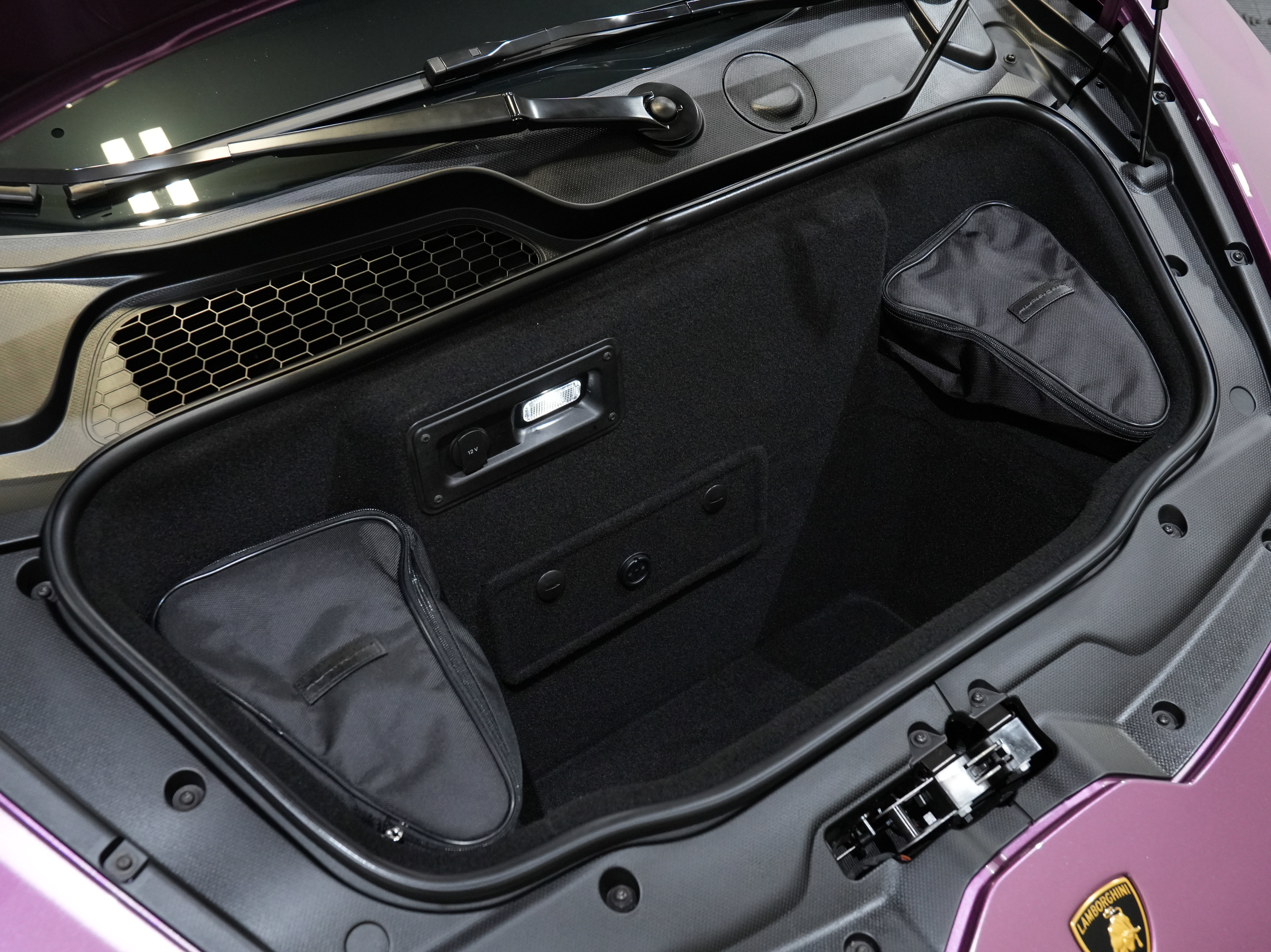 Used 2024 Lamborghini Huracan EVO image 61