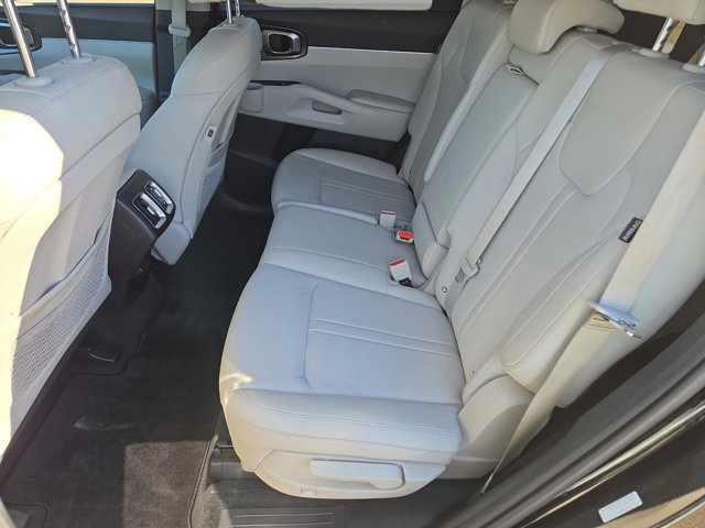 Used 2024 Kia Sorento S w/ Panoramic Sunroof Package image 18