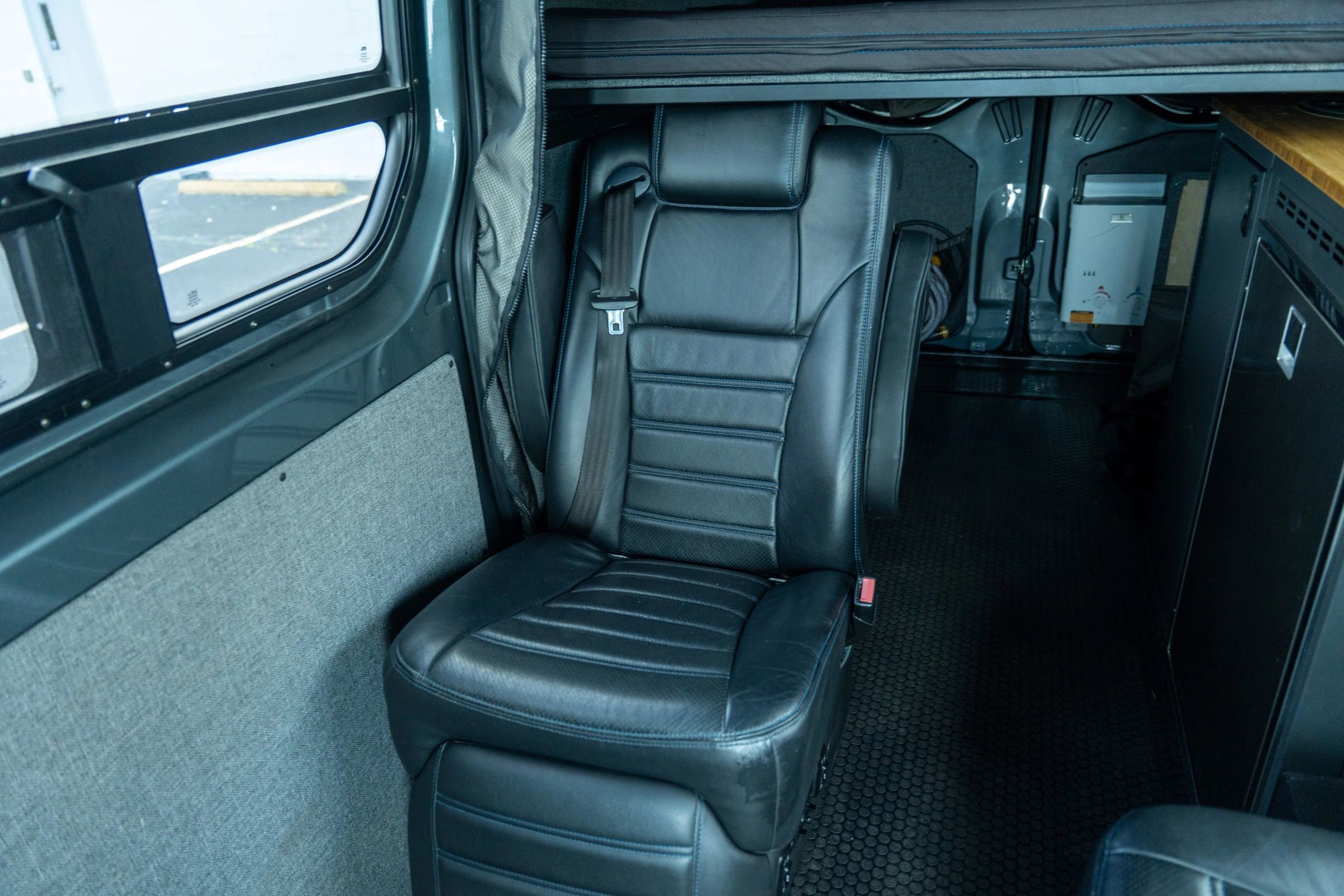 Used 2019 Mercedes-Benz Sprinter 4x4 144 image 24