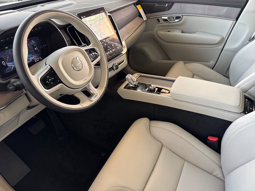New 2026 Volvo XC90 T8 Ultra w/ Protection Package Premier AWD/4WD image 9