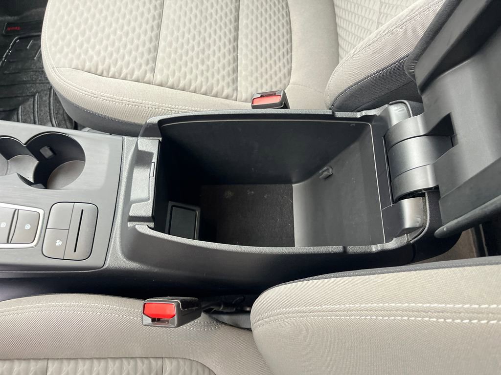 Used 2021 Ford Escape SE w/ SE Sport Appearance Package image 26