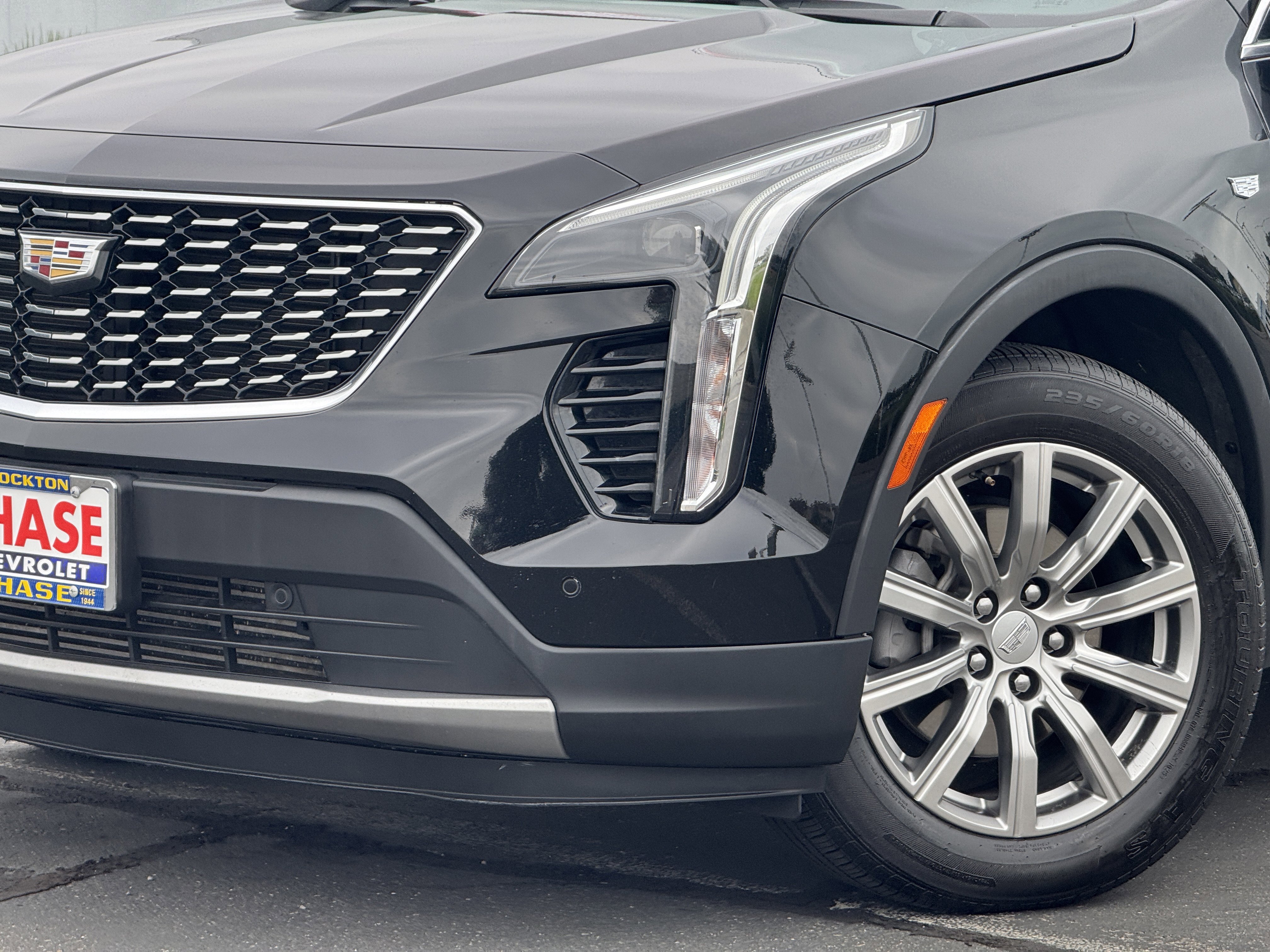Certified 2023 Cadillac XT4 Premium Luxury AWD/4WD image 3