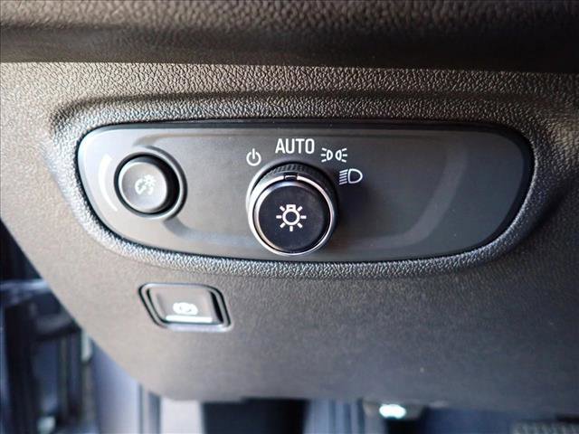 Used 2020 GMC Terrain SLE w/ Driver Convenience Package image 16