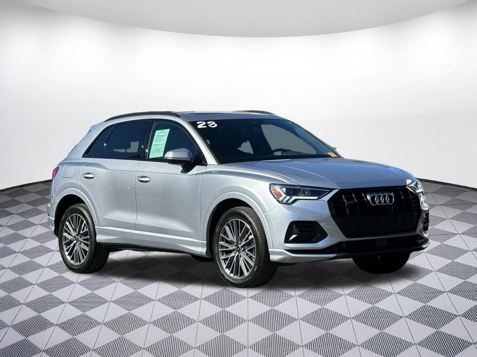 Used 2023 Audi Q3 2.0T Premium Plus w/ Premium Plus Package AWD/4WD image 6