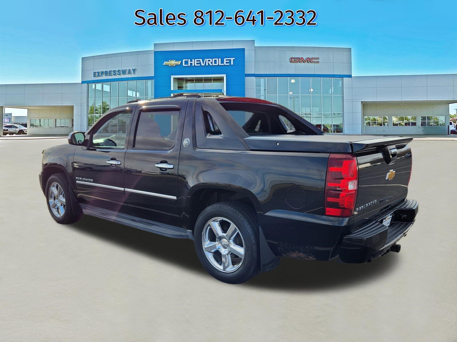 Used 2013 Chevrolet Avalanche LTZ image 5