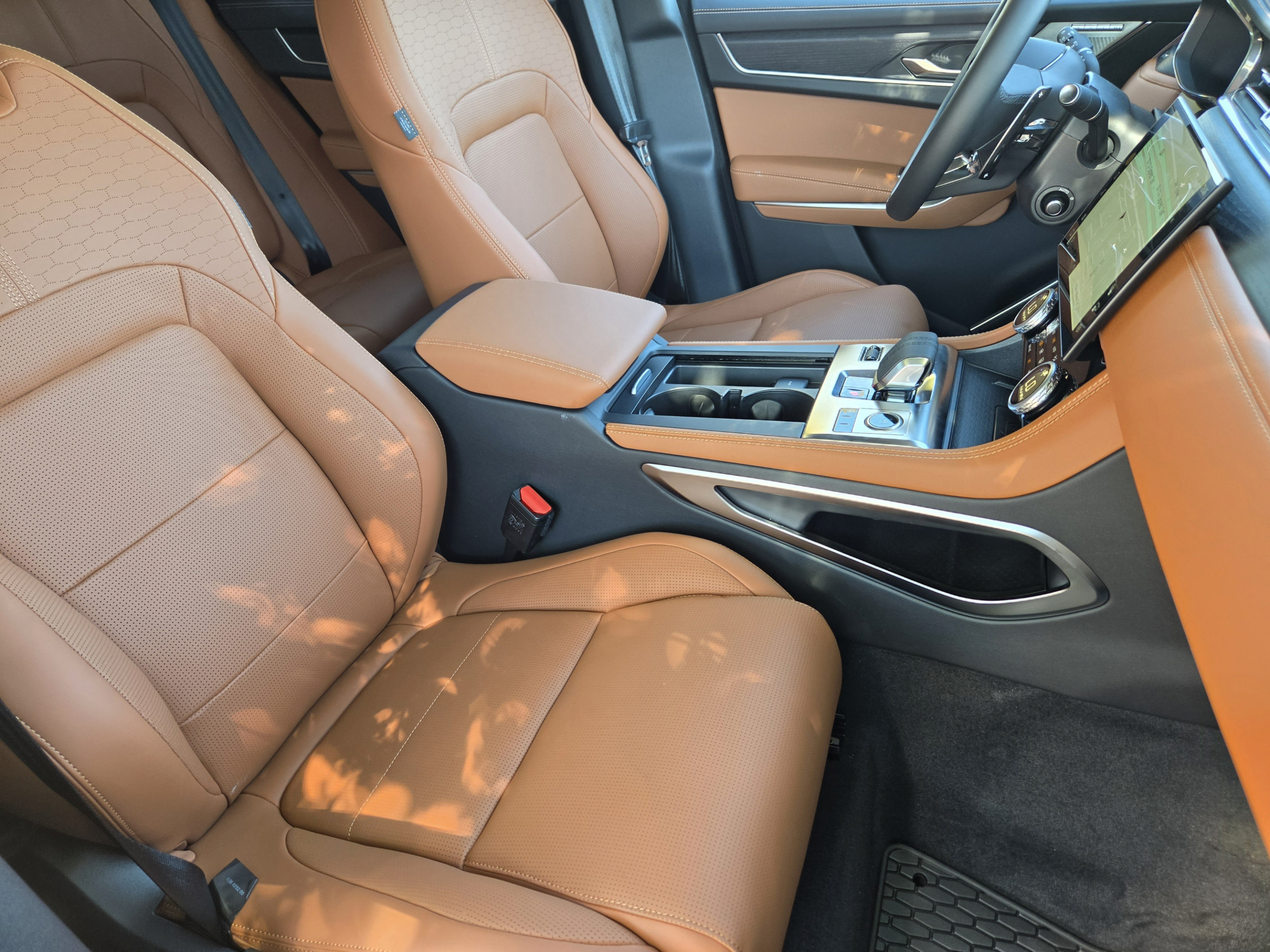 Used 2025 Jaguar F-PACE R-Dynamic S AWD/4WD image 9