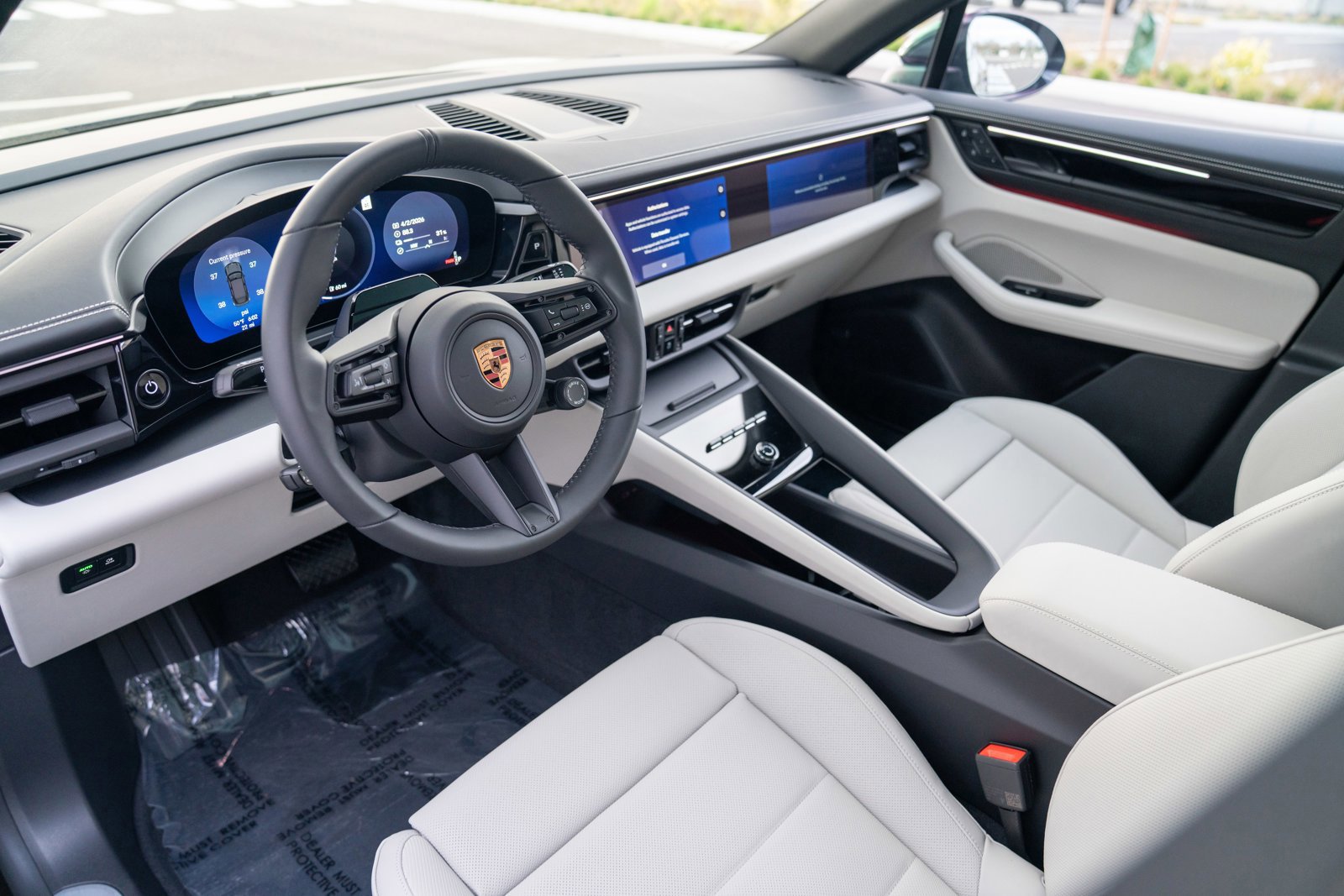 New 2026 Porsche Macan 4 Electric AWD/4WD image 4