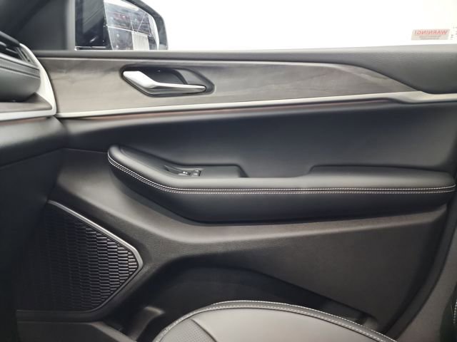 New 2025 Jeep Grand Cherokee Limited w/ Luxury Tech Group II image 31