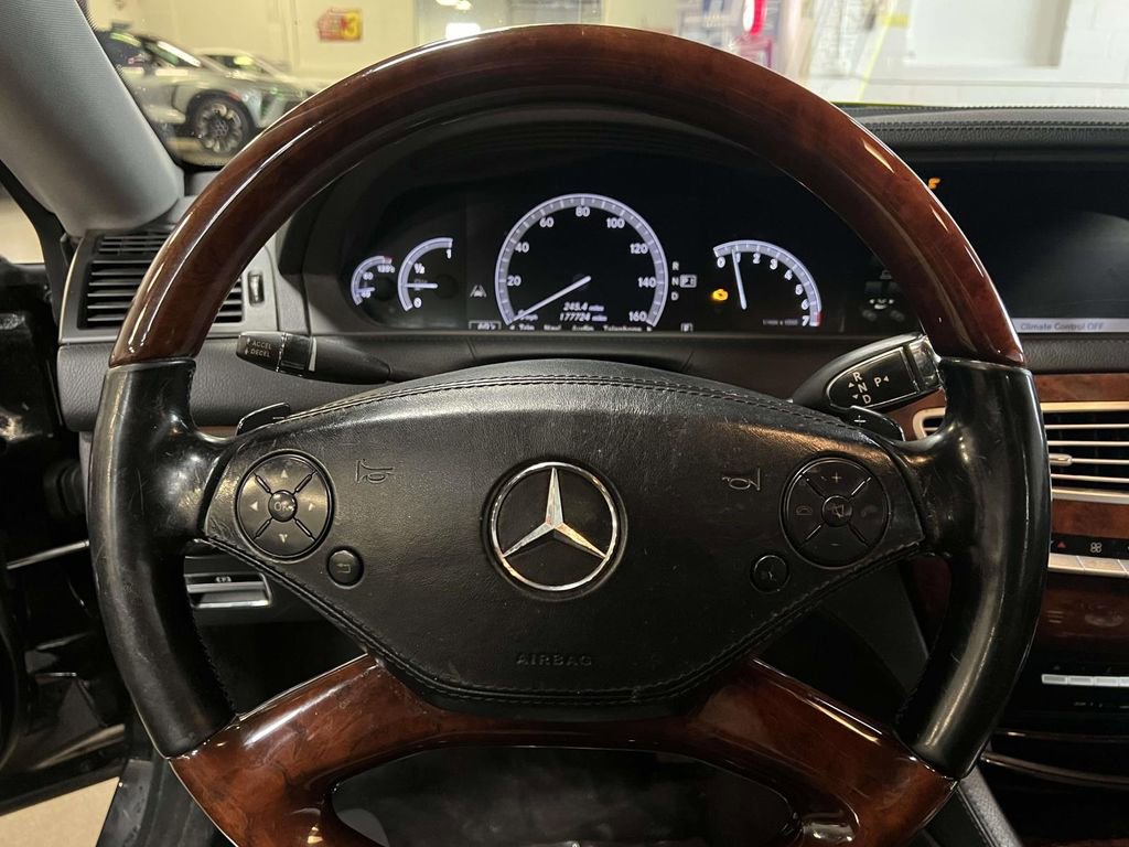 Used 2013 Mercedes-Benz CL 550 4MATIC image 16