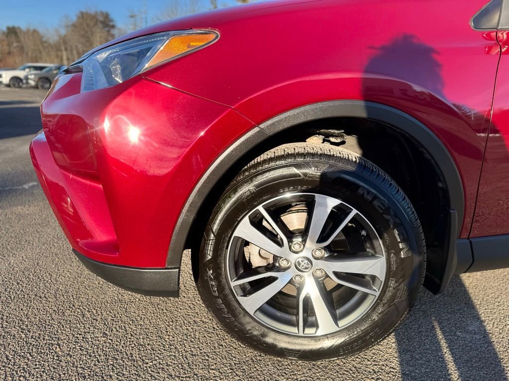 Used 2018 Toyota RAV4 XLE image 6