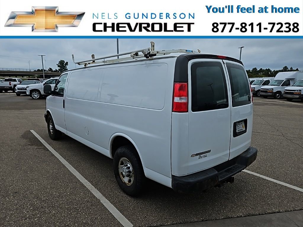 Used 2017 Chevrolet Express 3500 Extended RWD image 4