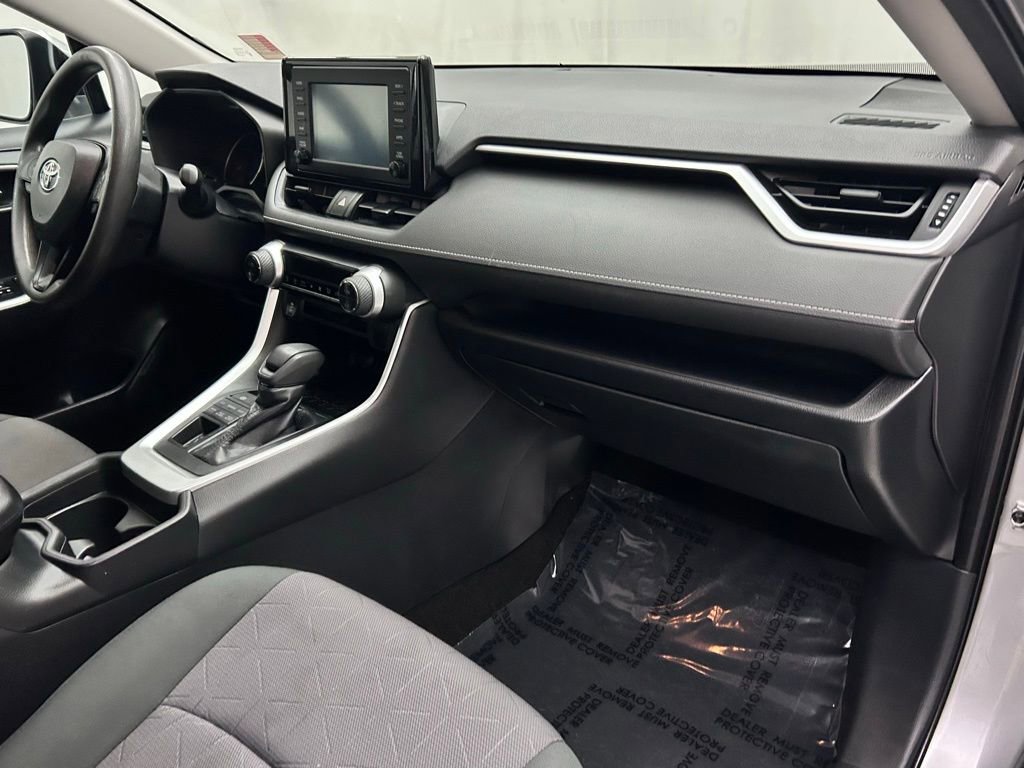 Used 2019 Toyota RAV4 XLE image 18