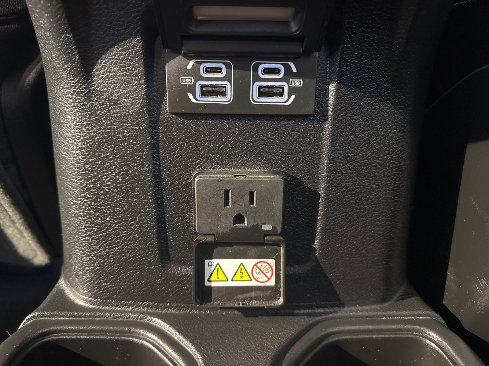 Used 2024 Jeep Wrangler Unlimited Rubicon image 18