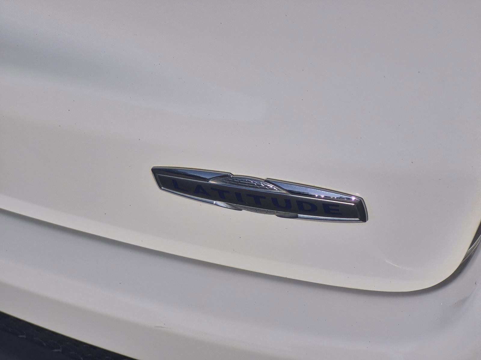 Used 2017 Jeep Compass Latitude w/ Popular Equipment Group image 8