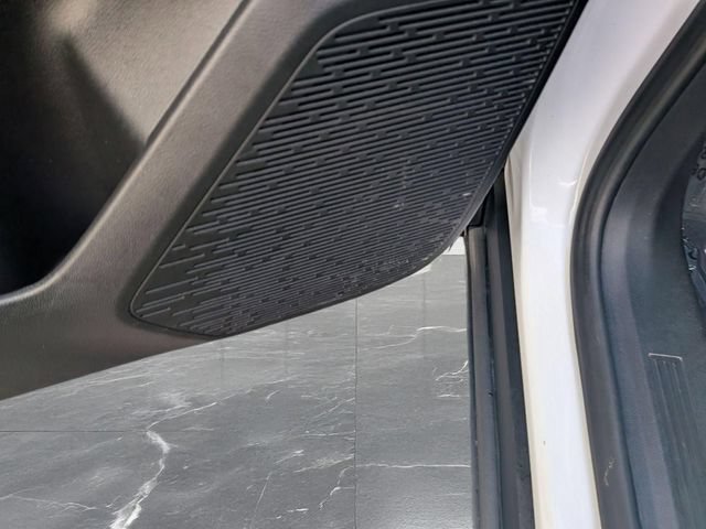 Used 2025 Chevrolet Equinox LT FWD image 16