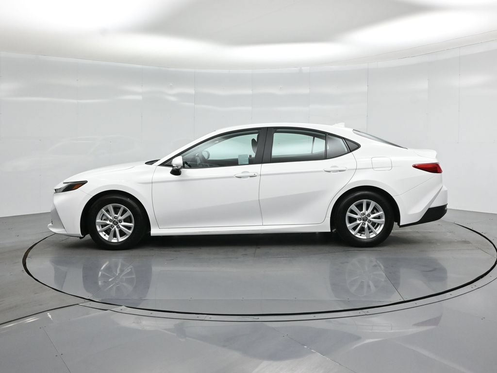 Used 2025 Toyota Camry LE FWD image 25