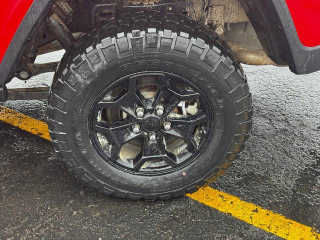 Certified 2022 Jeep Gladiator Willys image 11