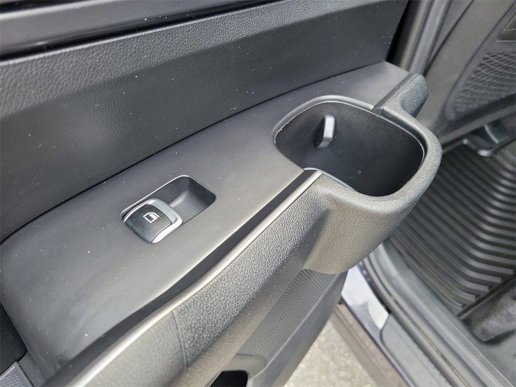 Used 2025 Kia Sorento LX image 10