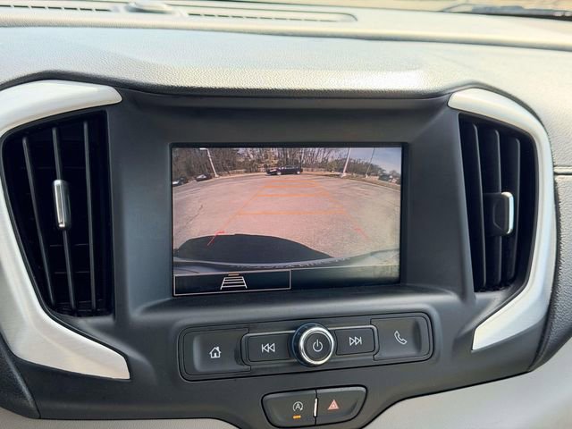 Used 2024 GMC Terrain SLE image 19