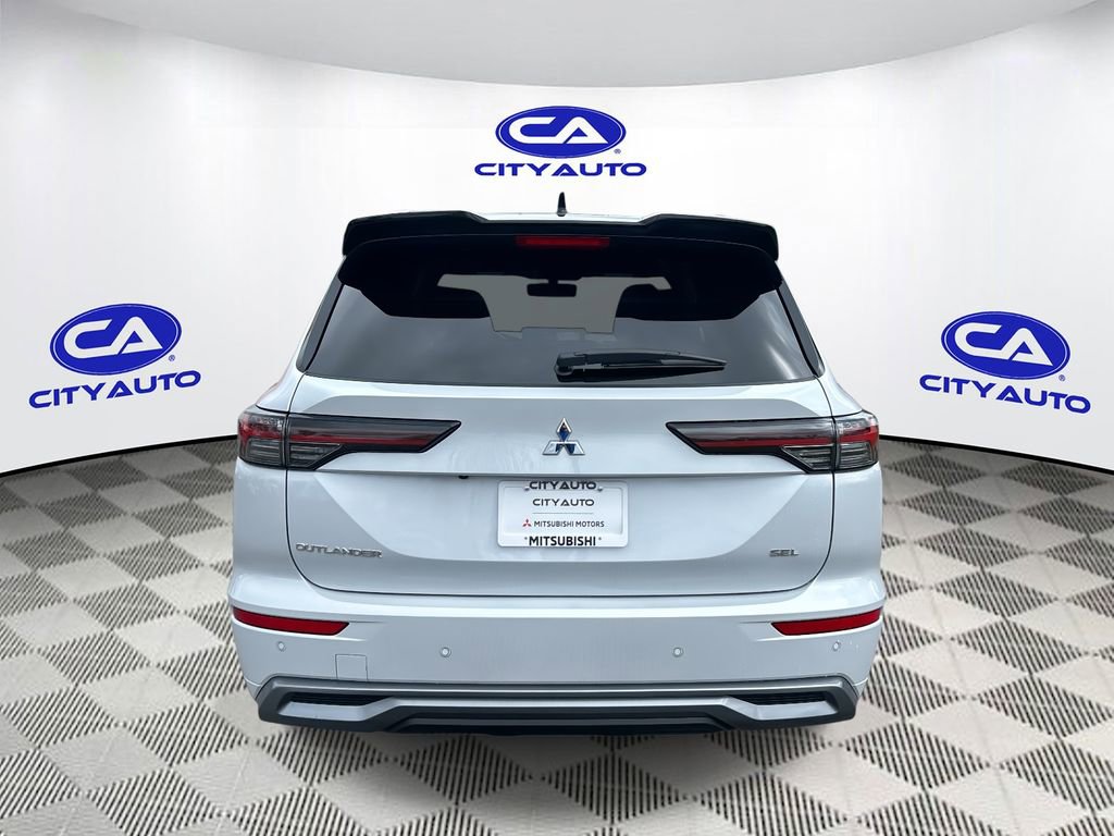 New 2026 Mitsubishi Outlander SEL image 4