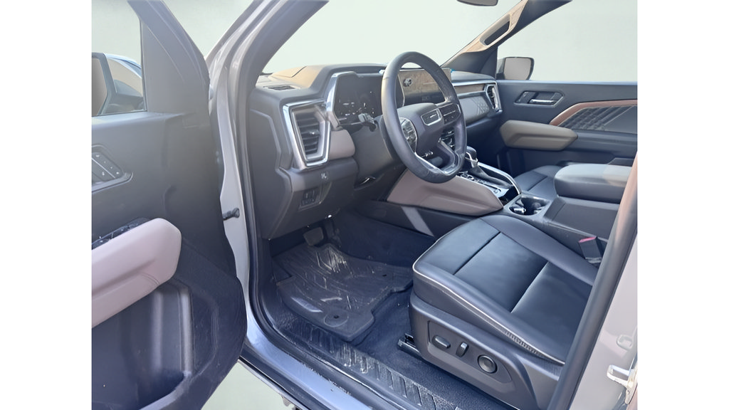 Used 2025 GMC Canyon Denali AWD/4WD image 10