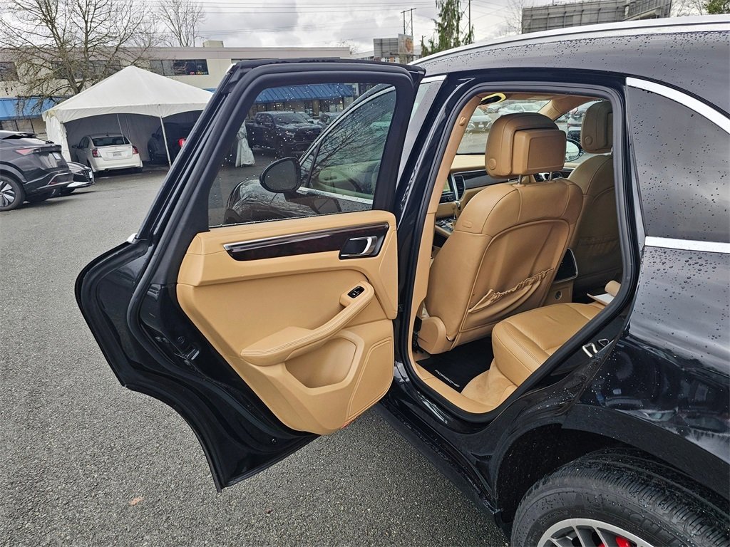 Used 2016 Porsche Macan Turbo image 22