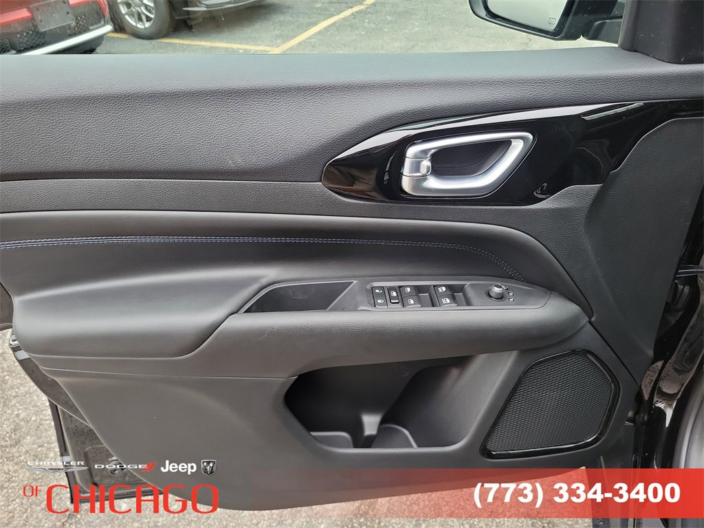 New 2026 Jeep Compass Latitude image 18