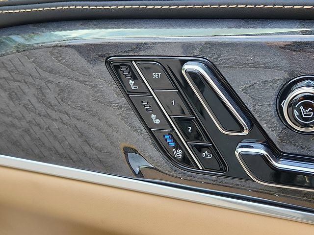 Certified 2025 Cadillac Escalade IQ Luxury 2 AWD/4WD image 24