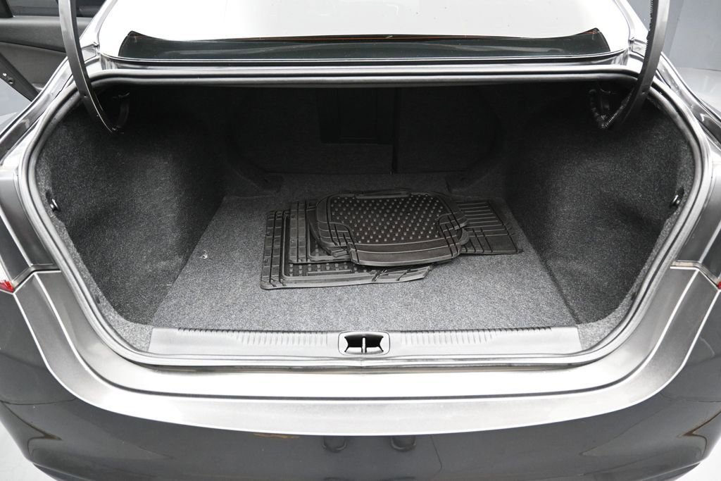 Used 2016 Chrysler 200 Limited w/ Anniversary Edition FWD image 28