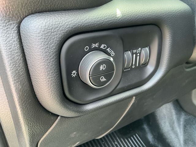 New 2026 RAM 5500 4x4 Crew Cab w/ Laramie Trim Package image 27