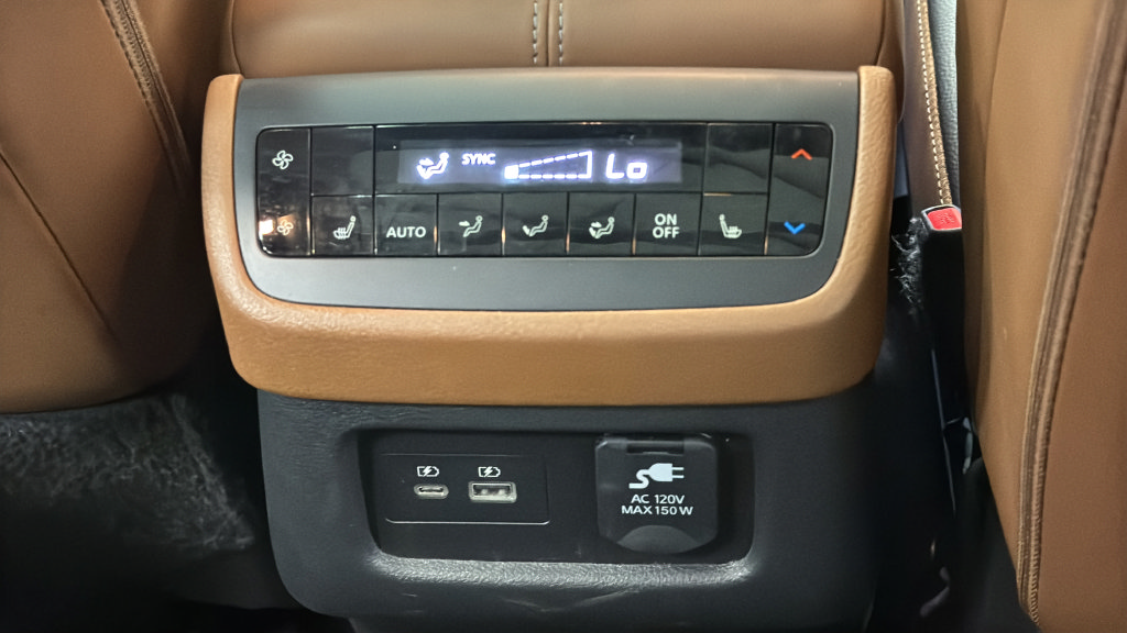 Used 2025 Nissan Pathfinder Platinum w/ Cargo Package AWD/4WD image 37