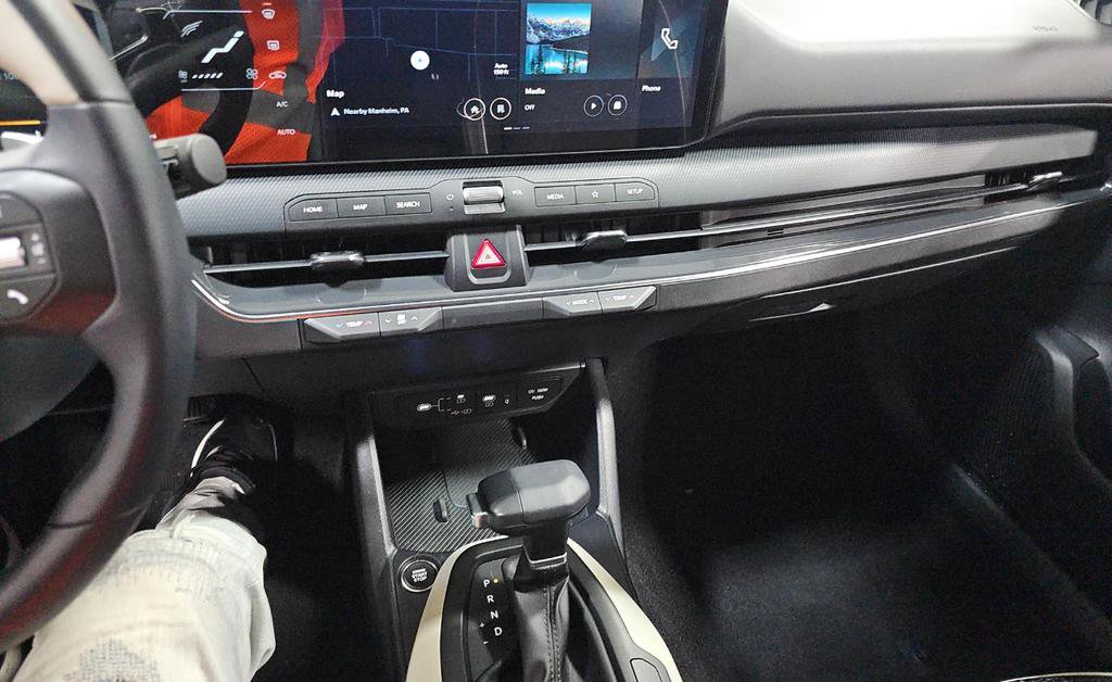 Used 2025 Kia K4 GT-Line image 10