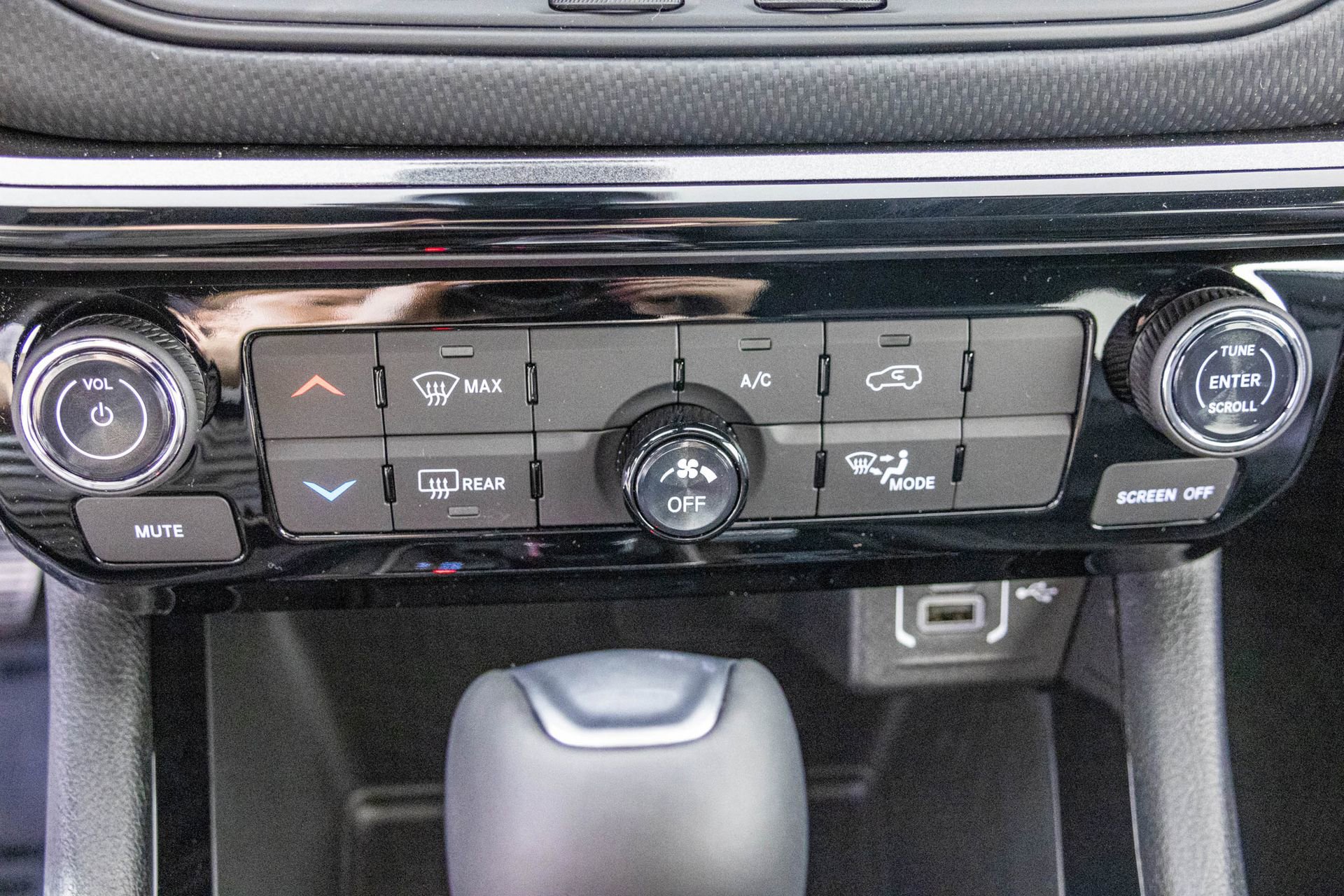 New 2026 Jeep Compass Latitude image 24