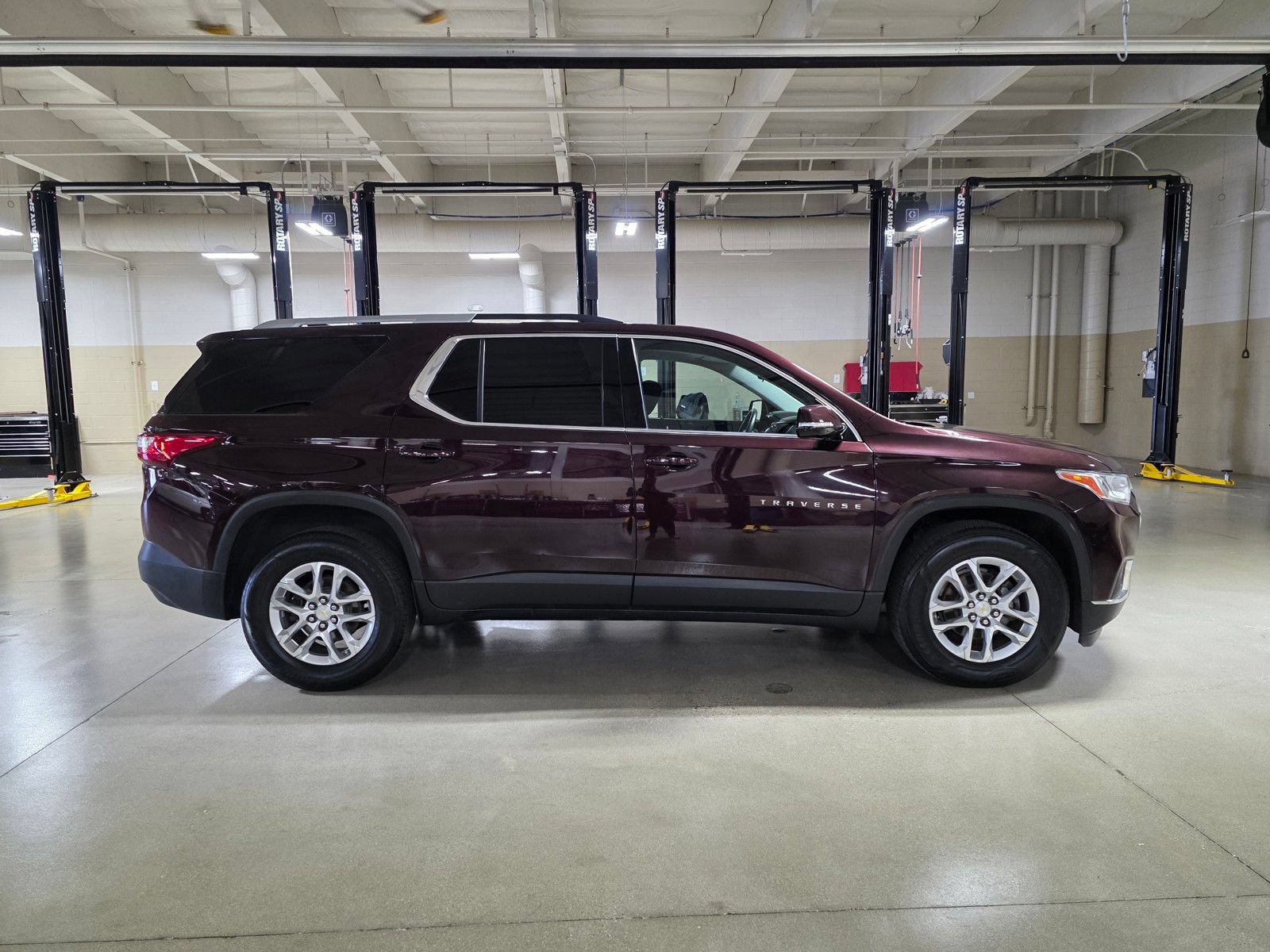 Used 2018 Chevrolet Traverse LT FWD image 8