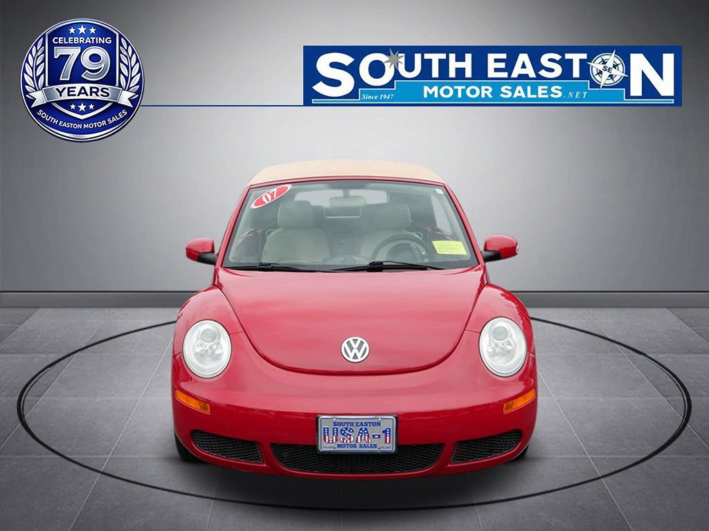 Used 2007 Volkswagen Beetle Convertible w/ Package 1 FWD image 3