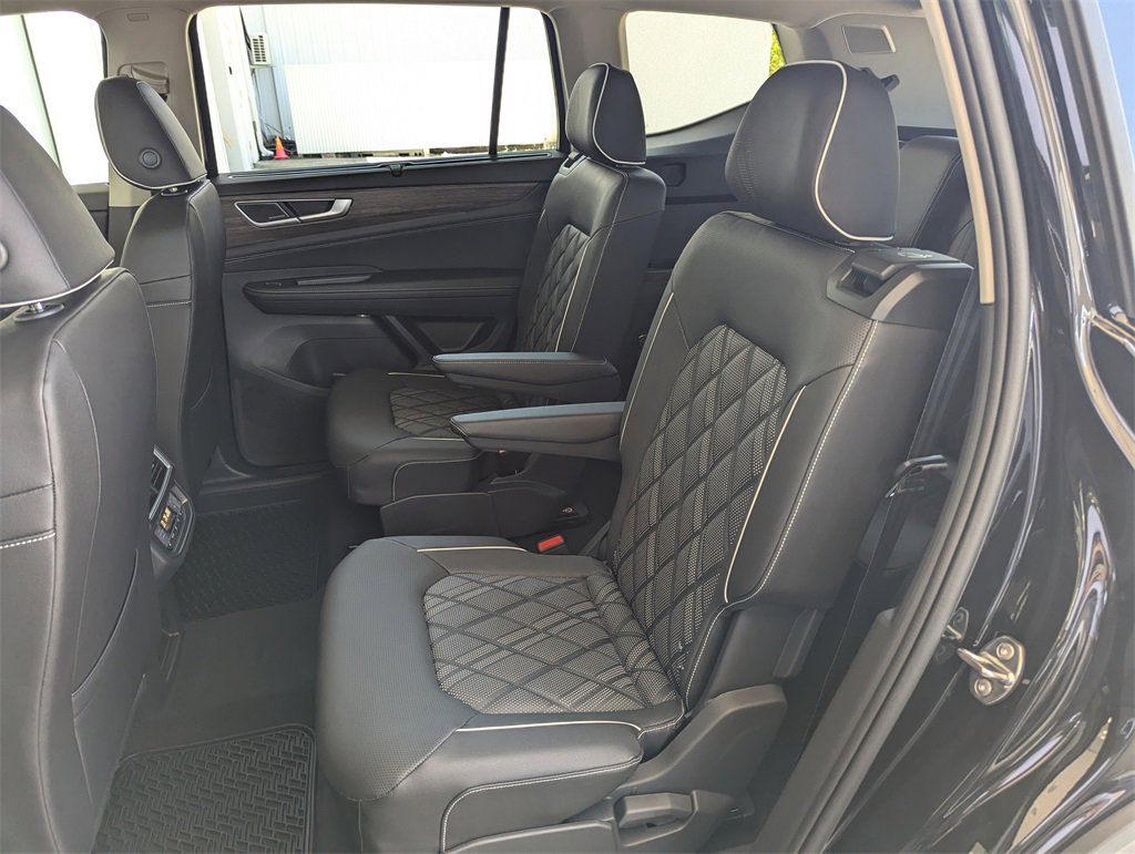 New 2025 Volkswagen Atlas SEL Premium R-Line image 31