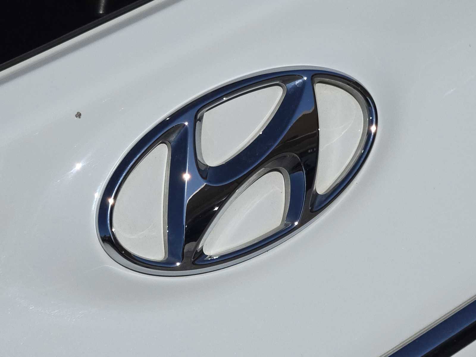 Used 2021 Hyundai Kona Ultimate FWD image 11