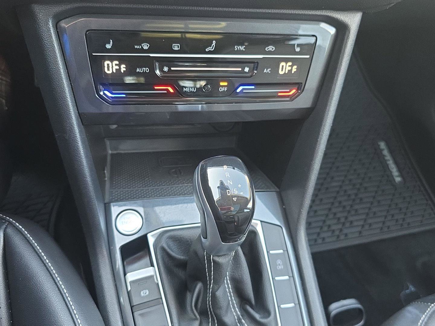 Used 2022 Volkswagen Tiguan SE w/ Panoramic Sunroof Package image 21