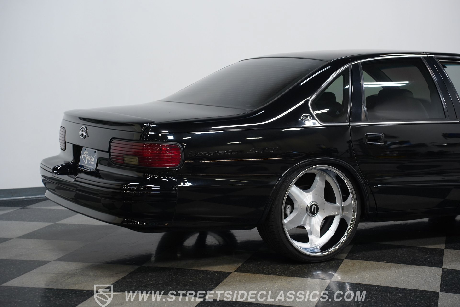 Used 1996 Chevrolet Impala SS RWD image 26