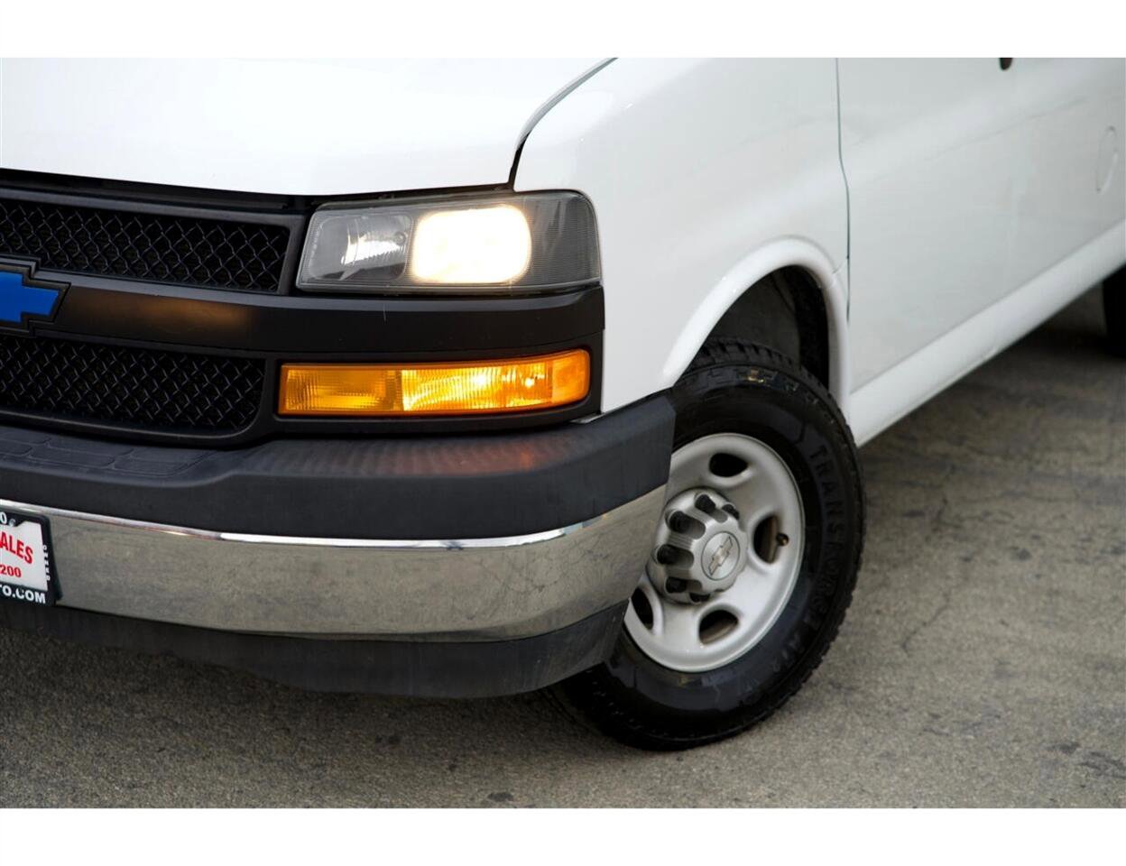 Used 2019 Chevrolet Express 2500 w/ Driver Convenience Package image 9