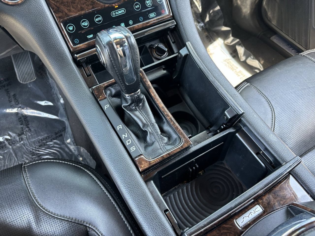 Used 2019 Ford Taurus Limited FWD image 25