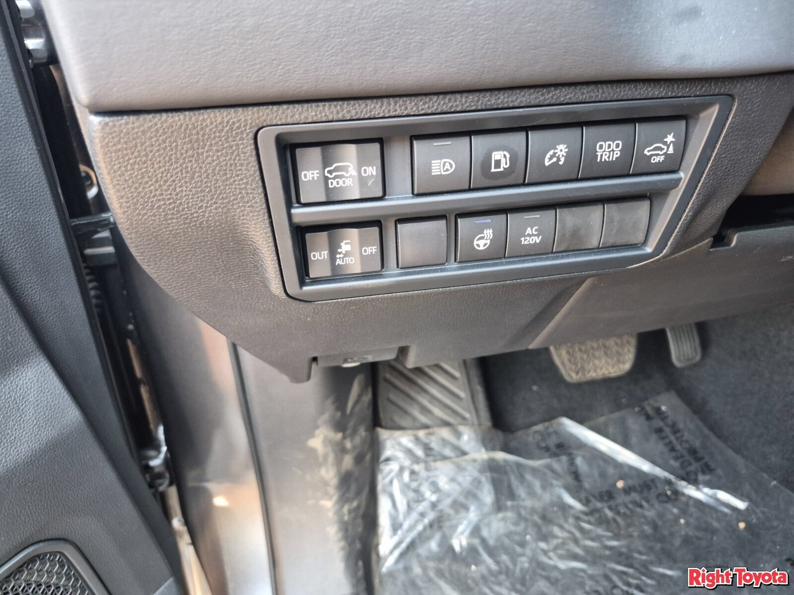 New 2026 Toyota Sequoia Platinum AWD/4WD image 20