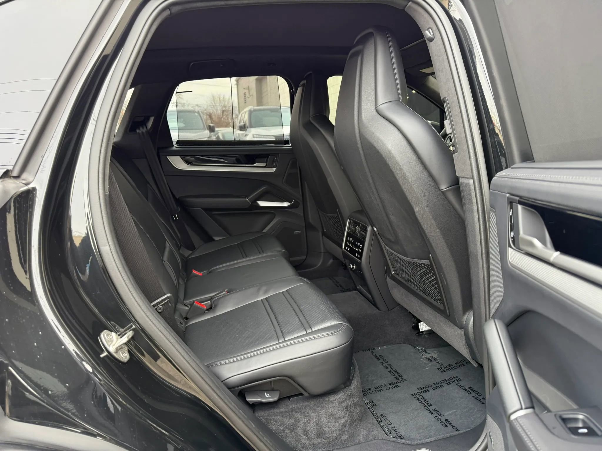 Used 2024 Porsche Cayenne Turbo image 47