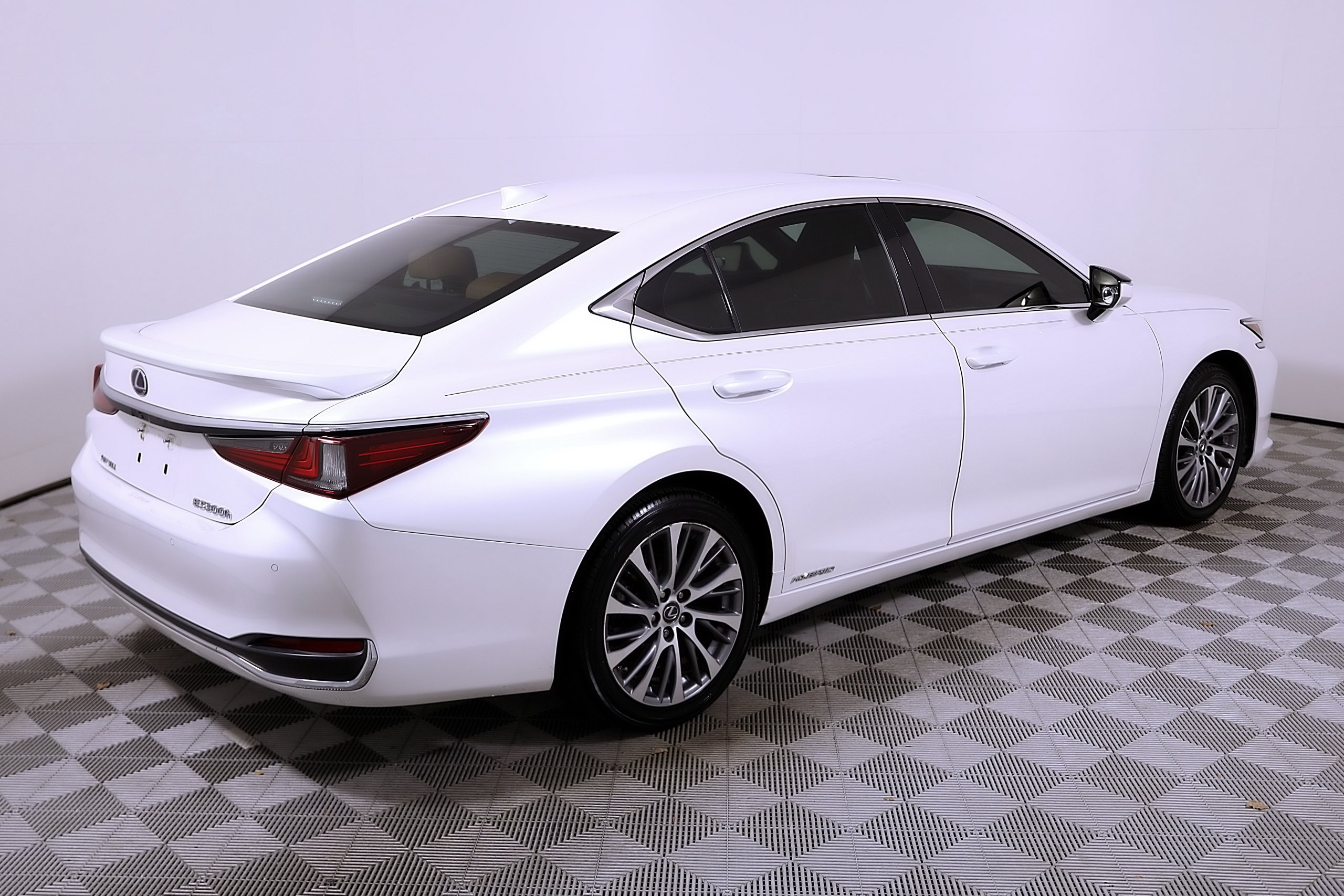 Used 2019 Lexus ES 300h w/ Premium Package FWD image 6