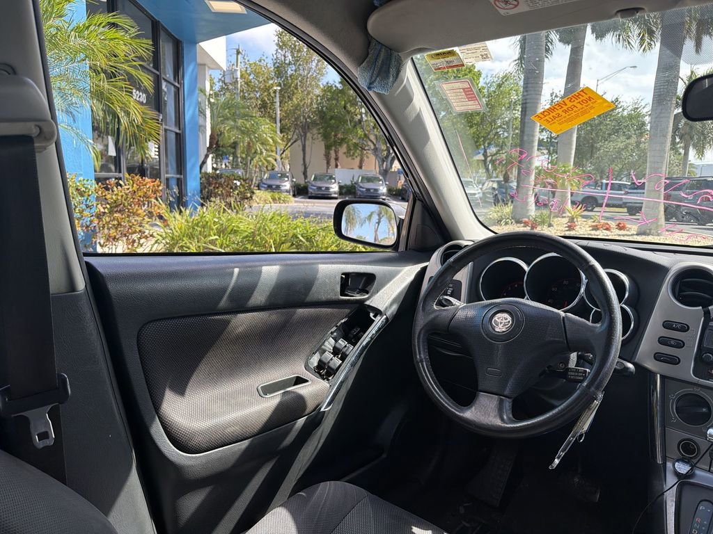 Used 2004 Toyota Matrix FWD image 17