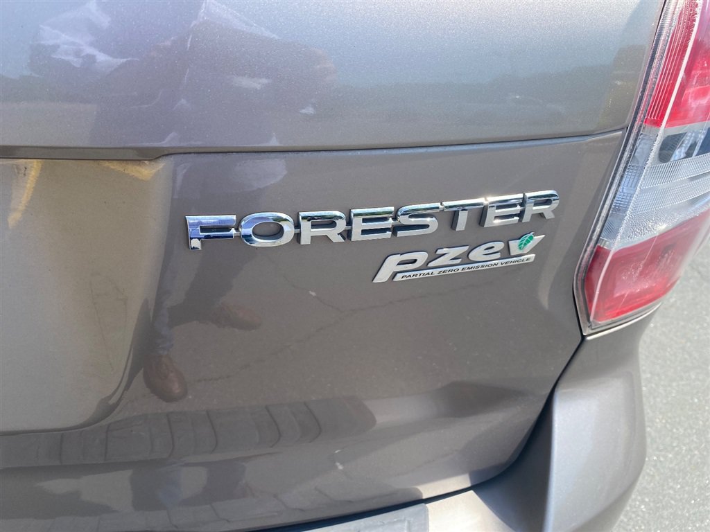 Used 2014 Subaru Forester 2.5i Limited w/ Popular Package #1 AWD/4WD image 10