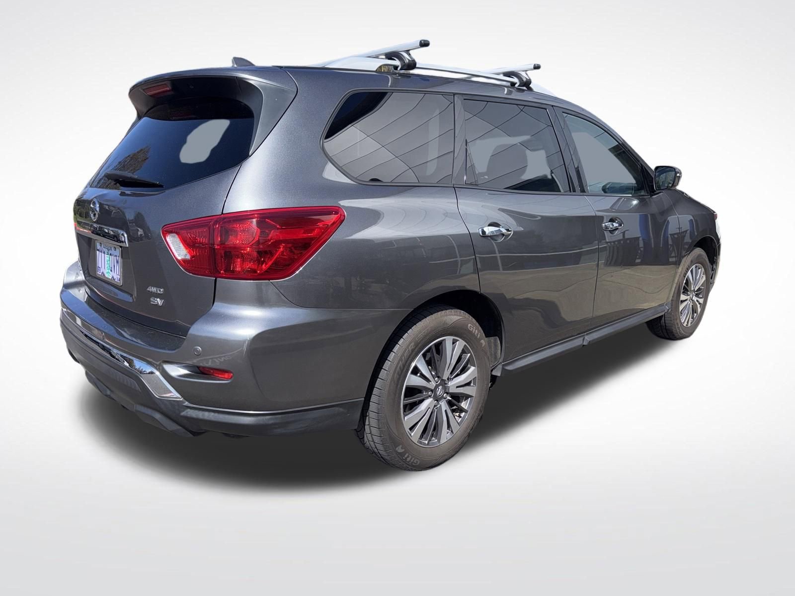 Used 2019 Nissan Pathfinder SV image 2