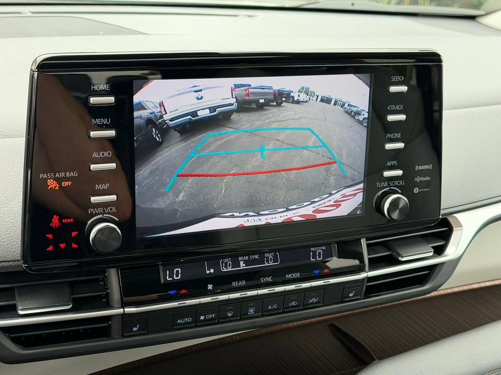 Used 2024 Toyota Sienna XLE AWD/4WD image 37