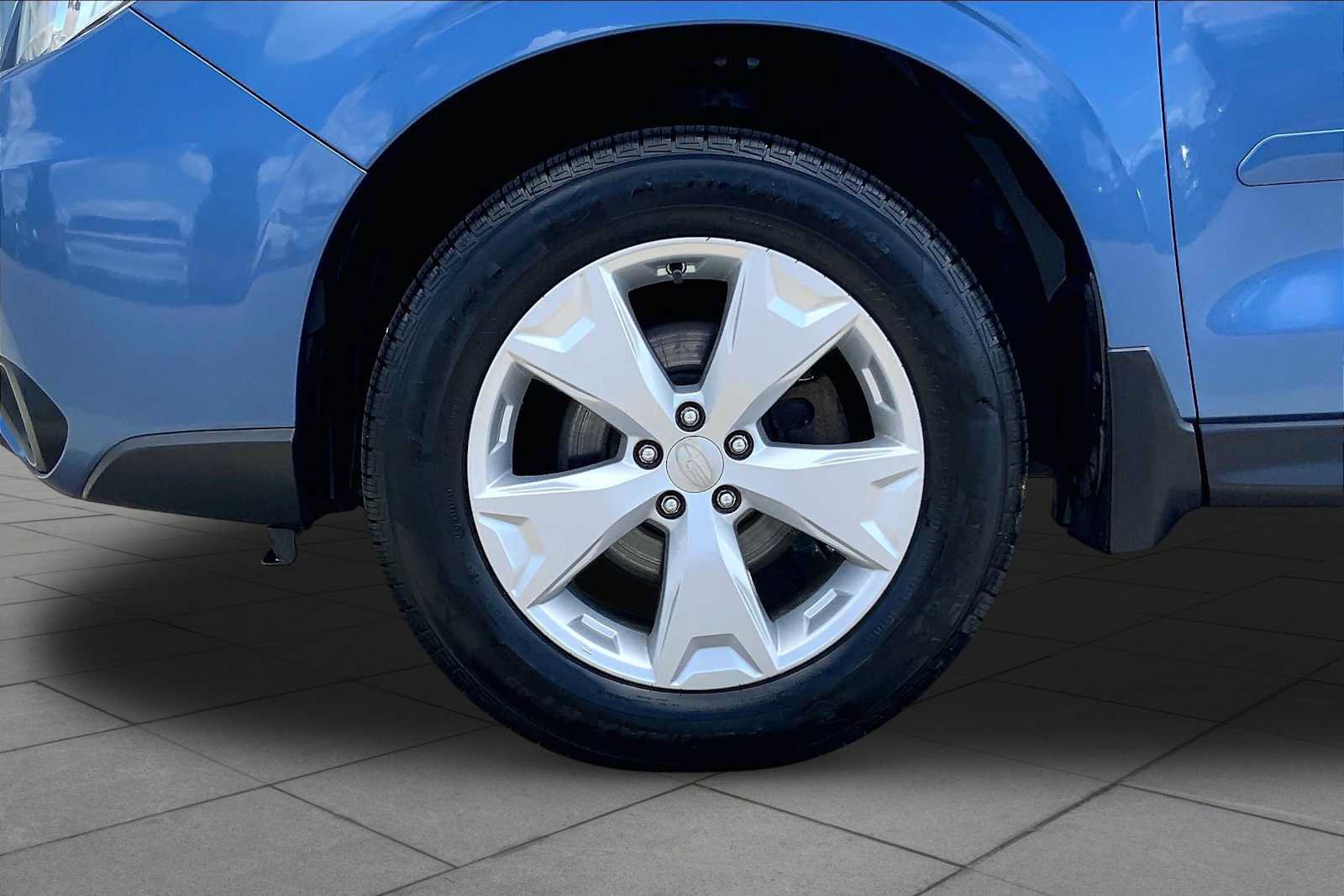 Used 2016 Subaru Forester 2.5i Limited AWD/4WD image 11