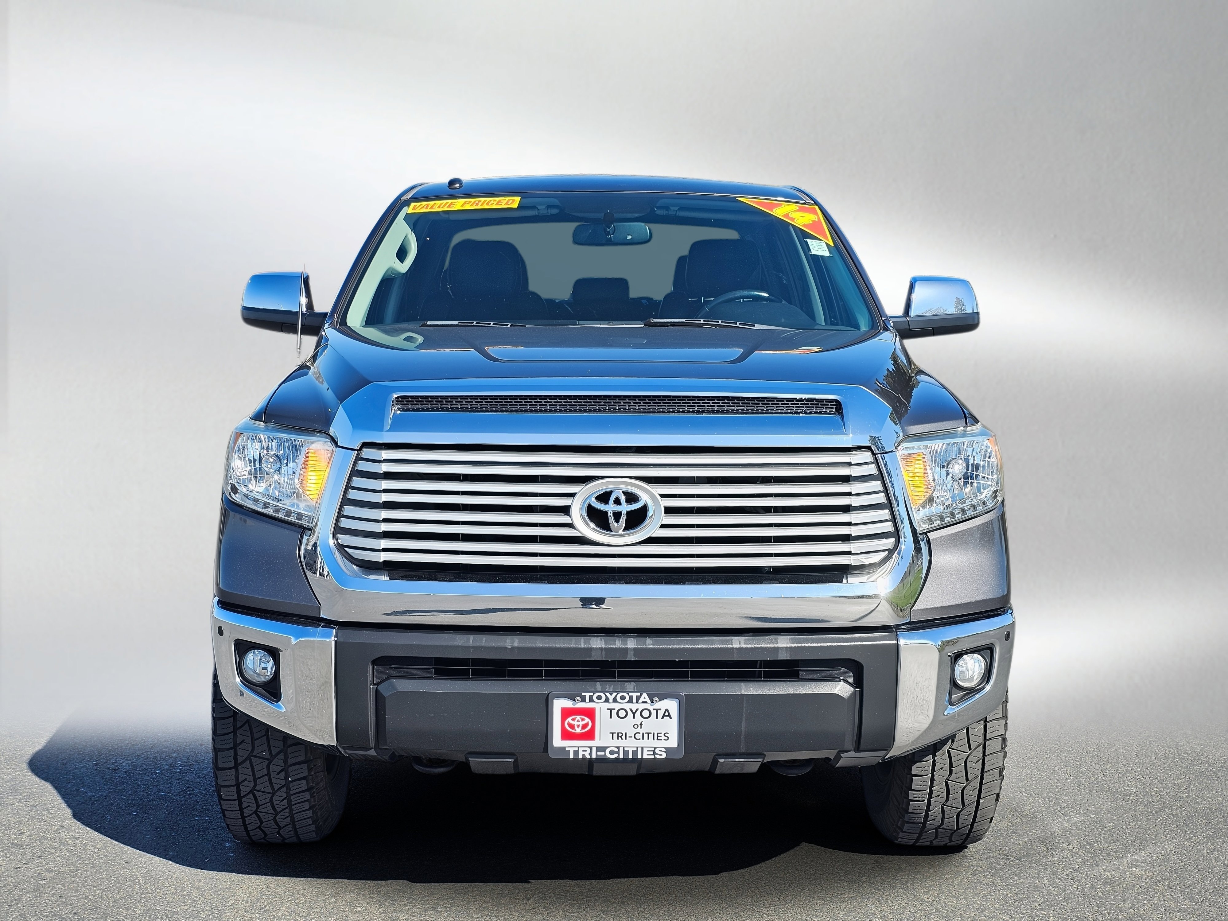 Used 2014 Toyota Tundra Limited w/ Limited Premium Package image 8